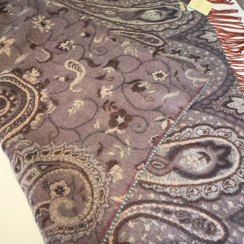 Manifattura Tessile Chiti Scarf Purple Paisley Italian Wrap NEW 82x30 Shawl